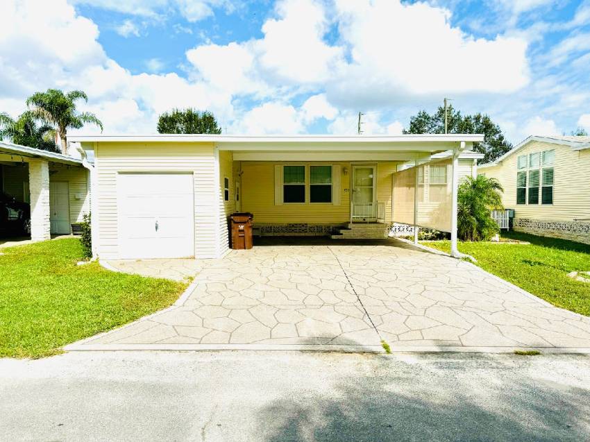 Lakeland, FL Mobile Home for Sale located at 4746 Devonwood Court Schalamar Creek Golf And Country Club